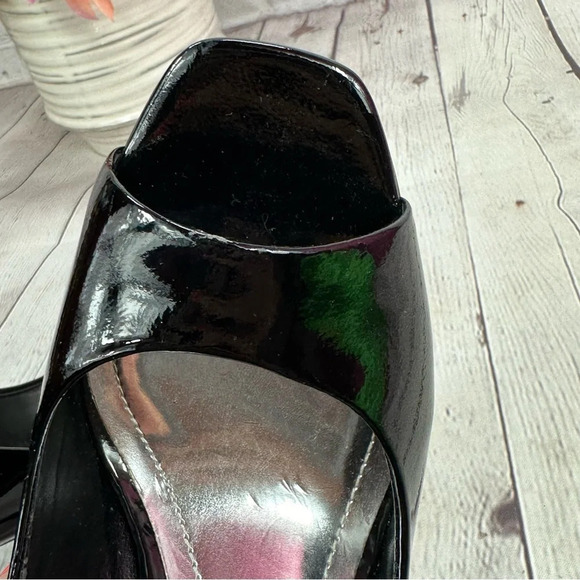 BCBGeneration black patent peep toe heels size 7.5 - Picture 2 of 8